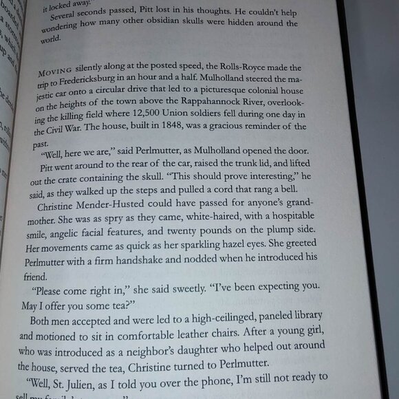 2 Hardcover Clive Cussler Books: (Autographed) Flood Tide/Atlantis Found - Picture 14 of 16